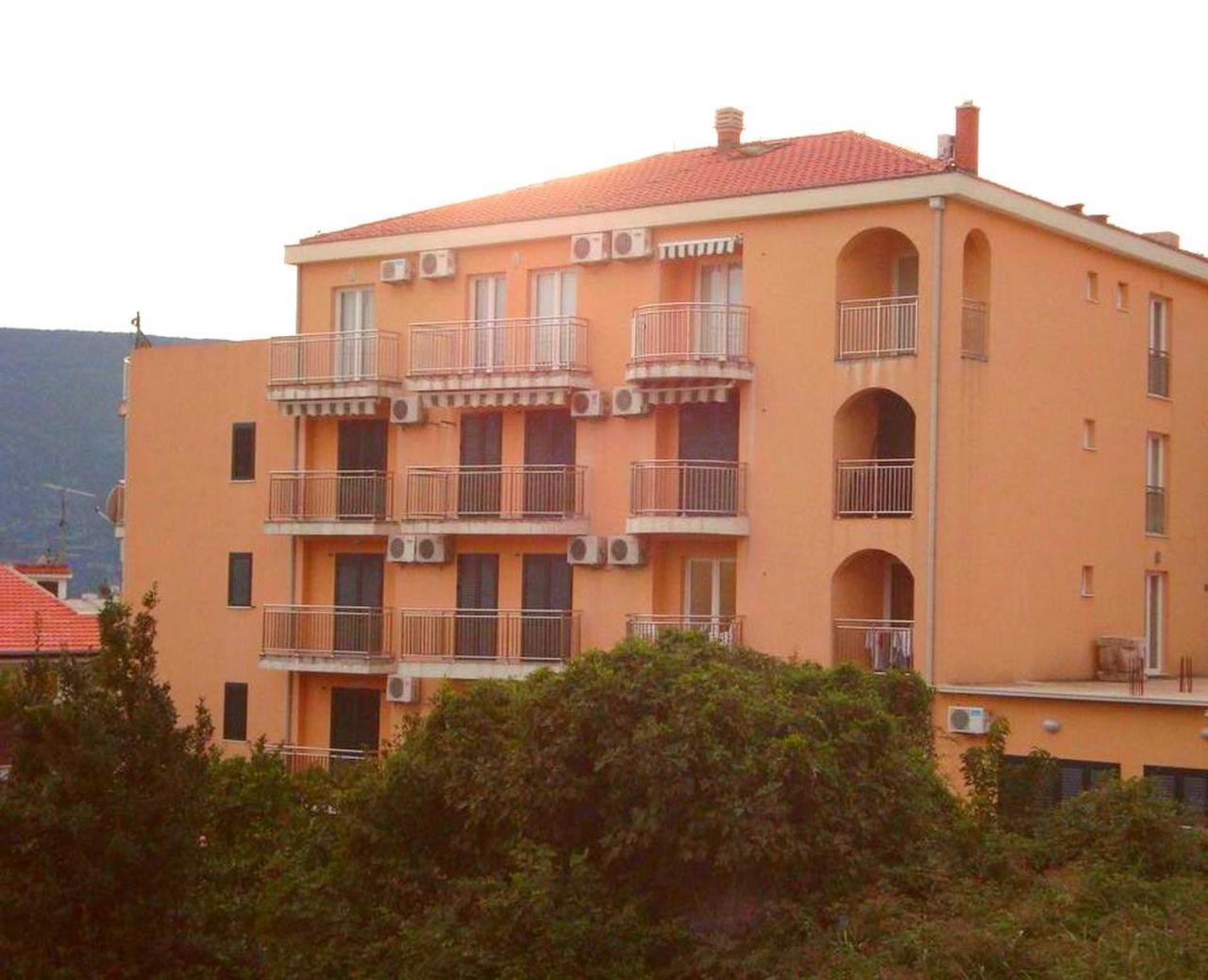 Apartments Lux Milano, Savina,Herceg-Novi Херцег-Новий Екстер'єр фото